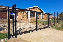 Vista-Sliding-Gate-50x76mm-PC-Black-scaled